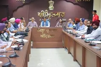 CAQM Reviews Anti-Stubble Burning Measures With Amritsar and Tarn Taran Administrations, Visits High-Risk Villages photo 2