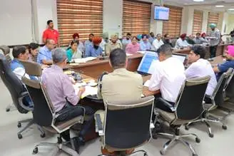 CAQM Reviews Anti-Stubble Burning Measures With Amritsar and Tarn Taran Administrations, Visits High-Risk Villages photo 3