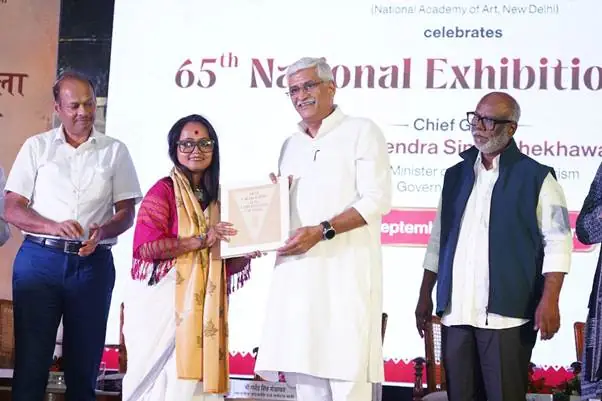 Culture Minister Felicitates 20 Award-Winning Artists at National Art Exhibition photo 4