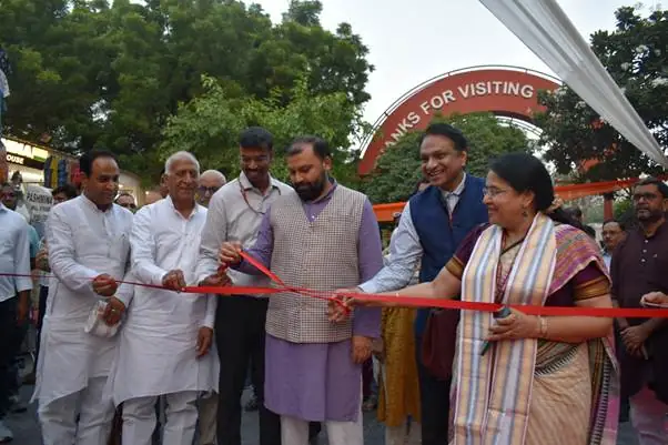 KVIC Chairman Manoj Goyal Inaugurates Special Khadi and Village Industries Exhibition at Delhi Haat photo 2