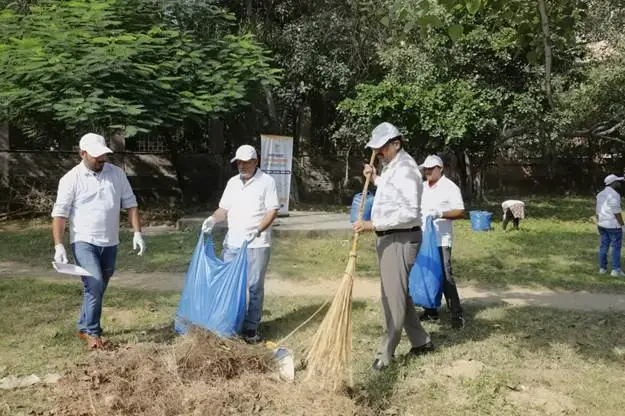 Land Resources Department Leads One-Hour Cleanliness Drive in Push for Civic Discipline photo 3