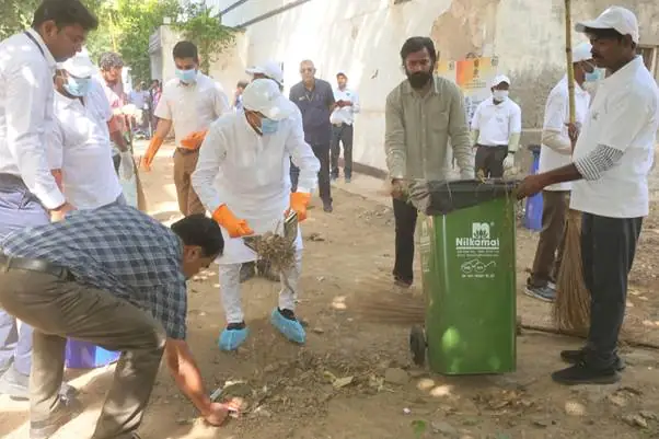 Minister B. L. Verma Leads Cleanliness Drive in Paharganj Under ‘One Day, One Hour, Together’ Campaign photo 2