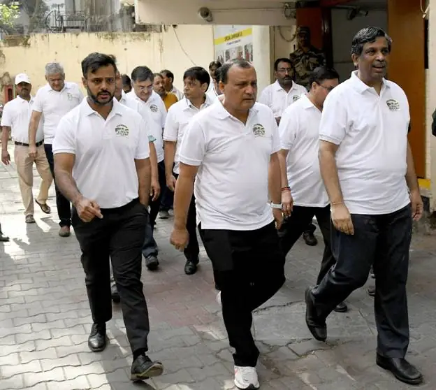 Road Transport Ministry Marks Swachhata Hi Seva With Nationwide 'One Day, One Hour, Together' Cleanliness Drive photo 2