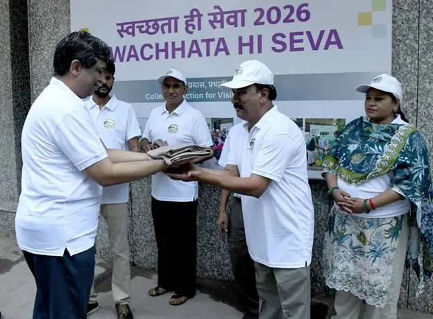 Road Transport Ministry Marks Swachhata Hi Seva With Nationwide 'One Day, One Hour, Together' Cleanliness Drive photo 4