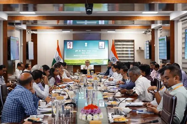 Shivraj Singh Chouhan Chairs First Comprehensive Monthly Review of Agriculture Ministry in New Delhi photo 4