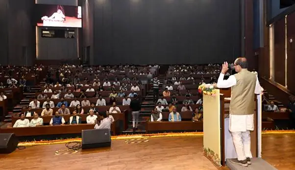Shivraj Singh Chouhan Joins AgriVision’s 10th National Convention in Delhi, Signals Policy Focus on Farmer-Led Growth photo 4