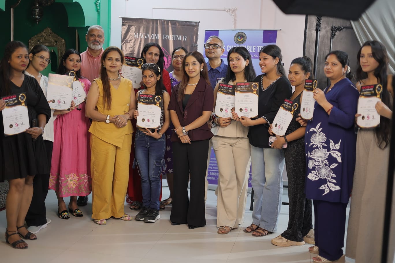 Honoring Excellence: Makeup artists proudly showcase their official Spot’less Face of India 2026 Season-5 Certificates of Merit alongside organizers and jury mentors.
