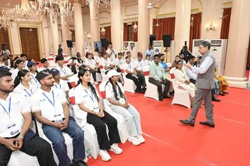 Uttarakhand Delegation Meets West Bengal Governor R. N. Ravi During Youth Sangam Phase VII Visit photo 3
